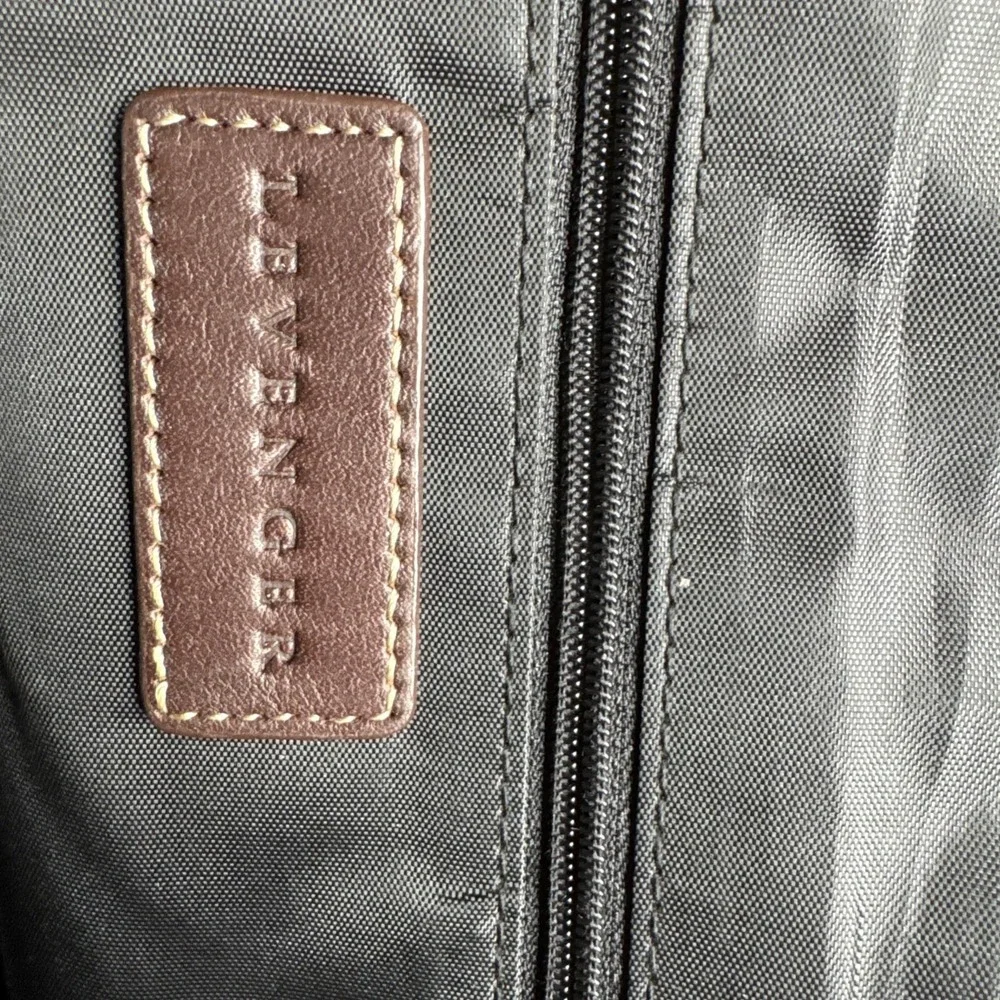 Levenger Nylon Crossbody Messenger‎ Bag Black Leather Trim Laptop